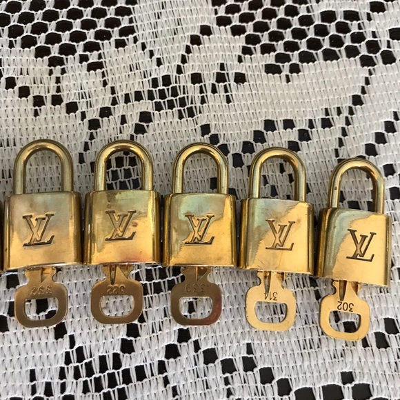 Authentic Louis Vuitton Padlock & Key - Picture 3 of 8